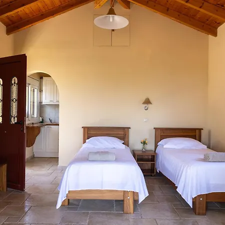 Villa Minos - 4-bedroom Luxury With Pool In Spartia, Kefalonia