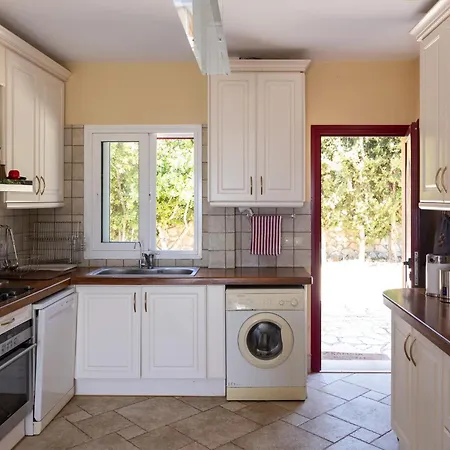 Villa Minos - 4-bedroom Luxury With Pool In Spartia, Kefalonia *