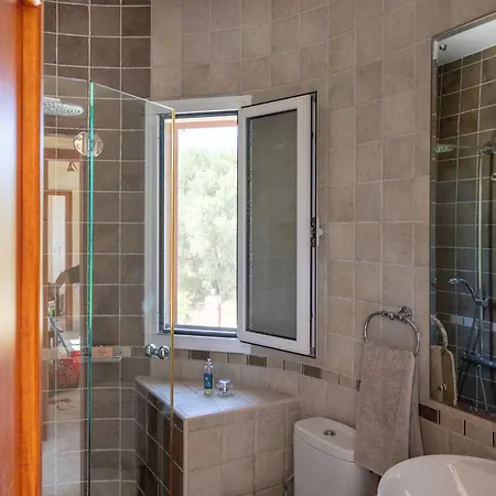 Villa Minos - 4-bedroom Luxury With Pool In Spartia, Kefalonia Spartià